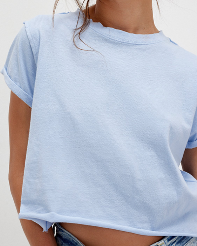 WOMEN'S FULL LENGTH BOXY RAW SEAMED T-SHIRT WITH CUFFED SLEEVES