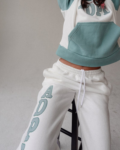 DROP CUT FLEECE HEAVYWEIGHT SWEATPANTS W/ CONTRAST HEM PANELS
